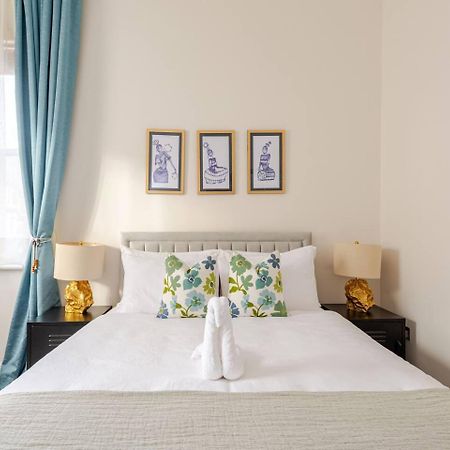 Stylish Flat In Central Location With Free Parking Swindon Ngoại thất bức ảnh