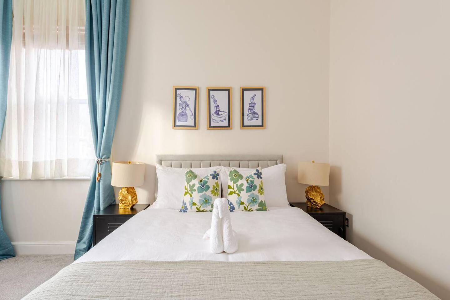 Stylish Flat In Central Location With Free Parking Swindon Ngoại thất bức ảnh